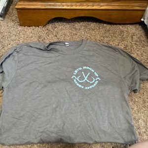 Grayish short sleeved tee